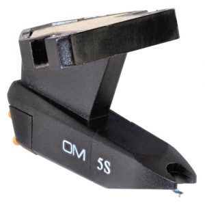 Interdyn The ortofon om 5s moving magnet cartridge in black, labeled “om 5s,” features a visible stylus assembly and gold connector pins along the side.