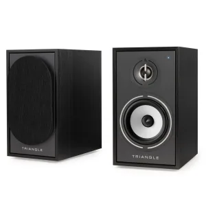 Triangle bookshelf speakers pair with black finish; left grille-covered, right shows woofer and tweeter.