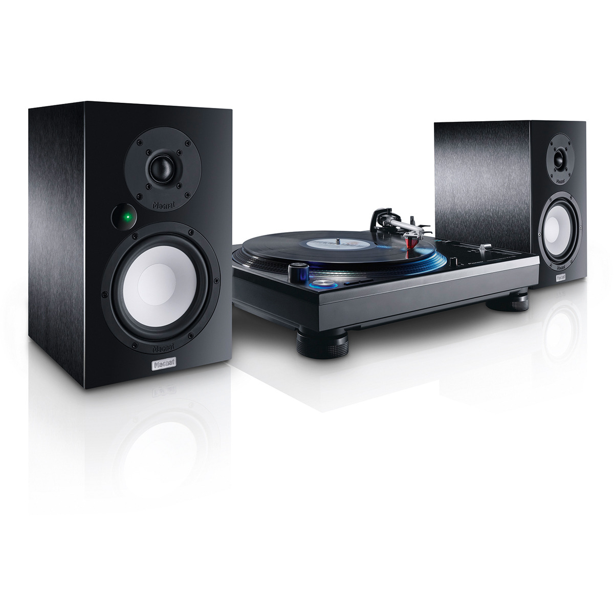 Magnat Multi Monitor 220 Bluetooth Speakers Magnat black stereo turntable with two bookshelf speakers and a spinning vinyl platter.